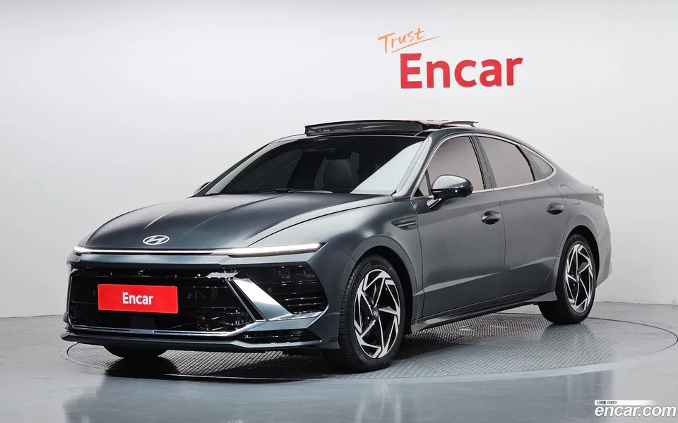 Hyundai Sonata The Edge Hybrid 2023 — photo 1, buy with delivery to Moscow