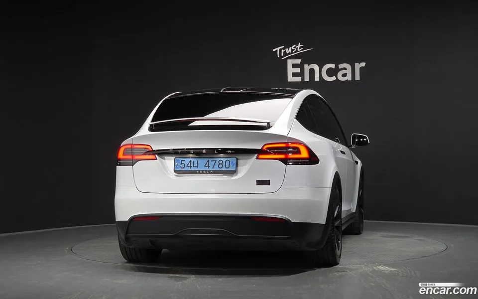 Tesla Model X 2023 — thumbnail 4