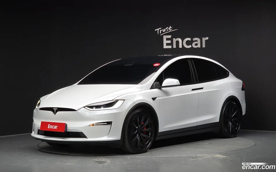 Tesla Model X 2023 — photo 1, buy with delivery to Moscow