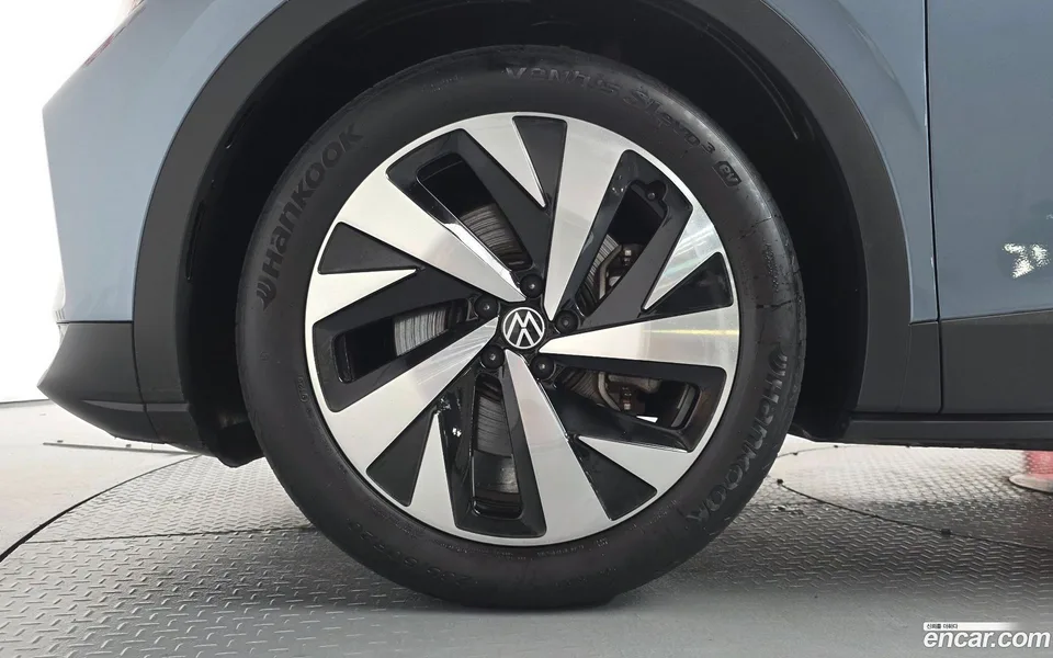 Volkswagen ID.4 2023 — thumbnail 5