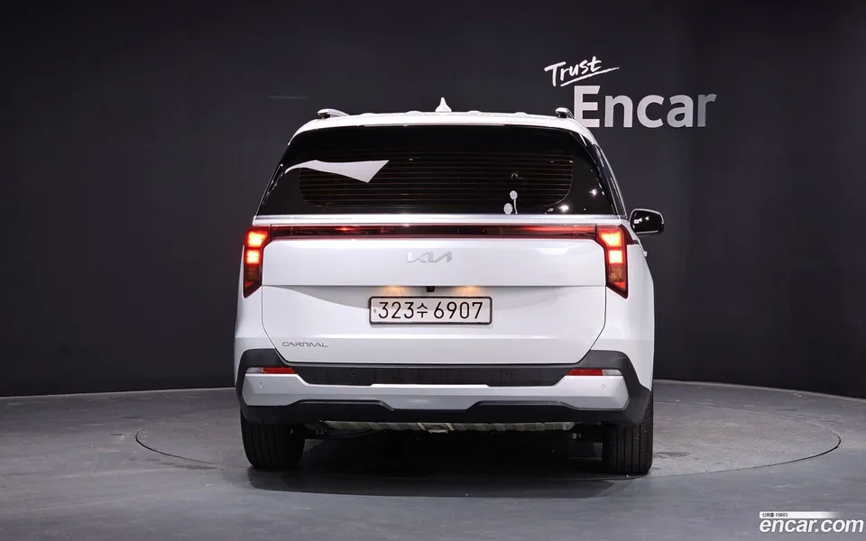 Kia Carnival 9 2024 — thumbnail 4