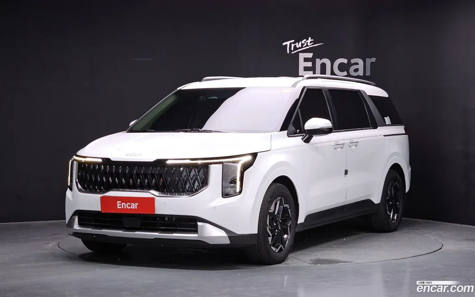Kia Carnival 9 2024 — photo 1, buy with delivery to Moscow