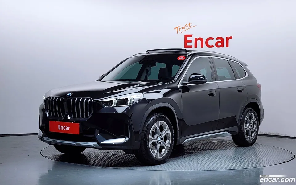 BMW X1 xDrive 20i xLine 2025 — фото 1, купить с доставкой в Москву