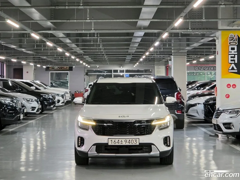 Kia Seltos 2.0 2WD 2022 — photo 1, buy with delivery to Moscow