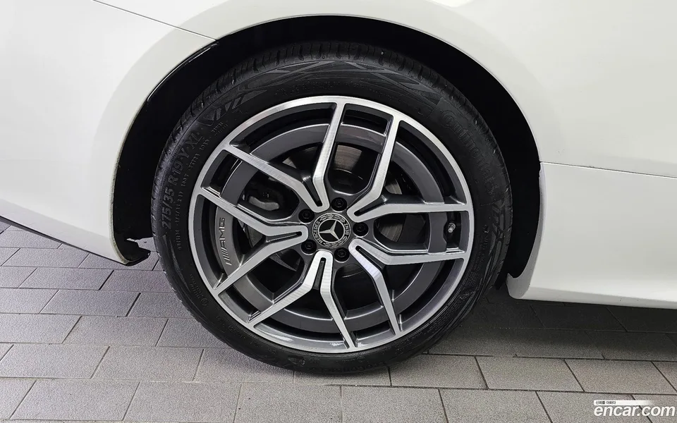 Mercedes-Benz E-Class E300d 4MATIC 2023 — thumbnail 2