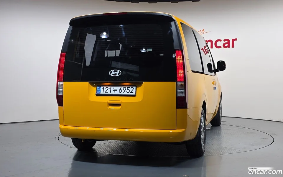 Hyundai Staria HEV 1.6 9 2025 — миниатюра 4