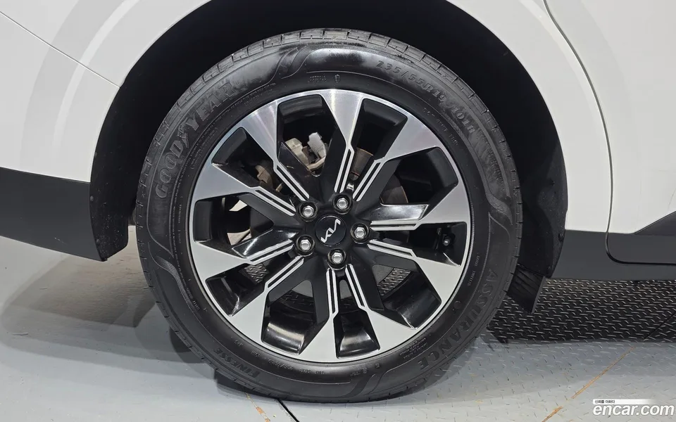 Kia Carnival 9 2022 — thumbnail 2