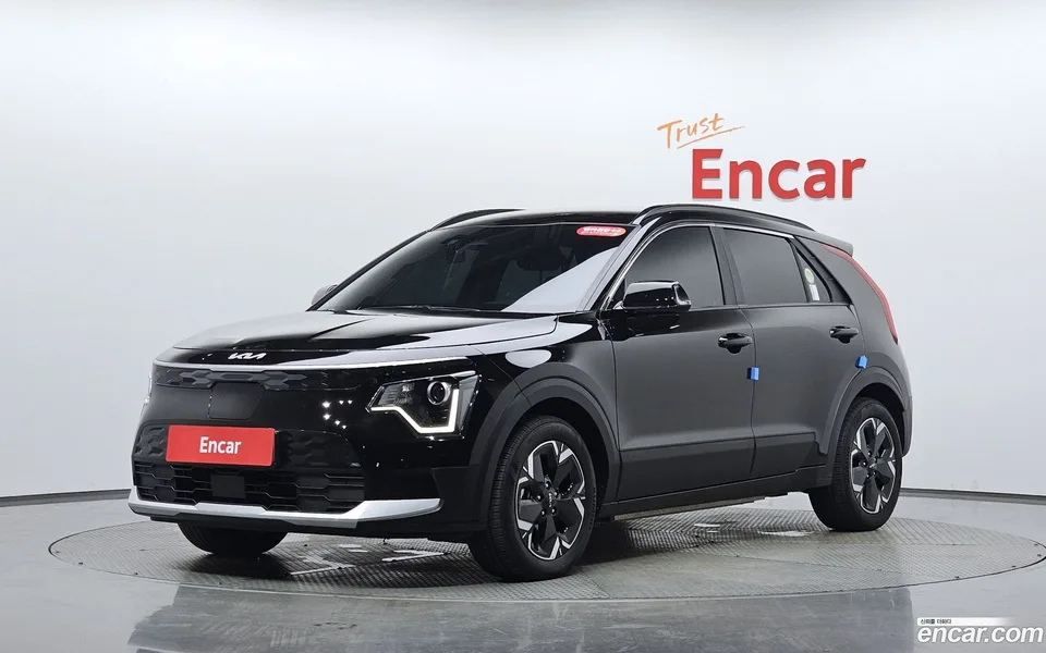 Kia Niro EV 2023 — photo 1, buy with delivery to Moscow