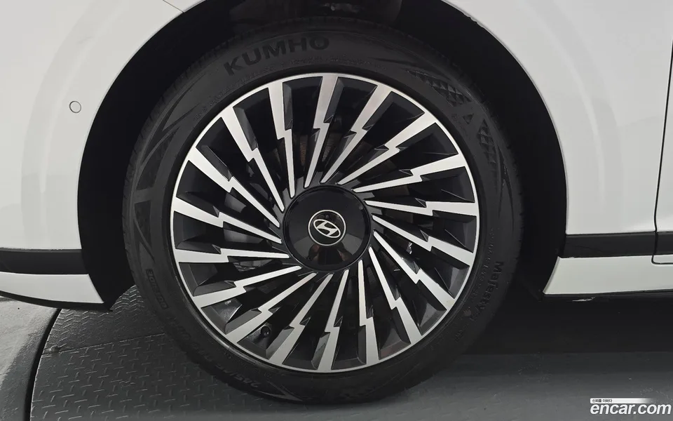 Hyundai Grandeur 2.5 2WD 2025 — thumbnail 2