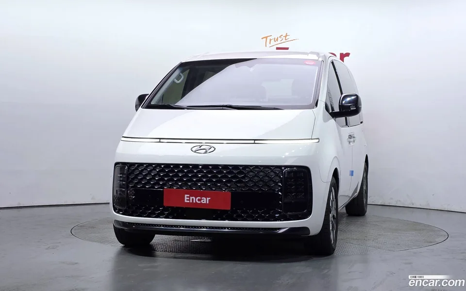 Hyundai Staria L3.5 9 2022 — thumbnail 3