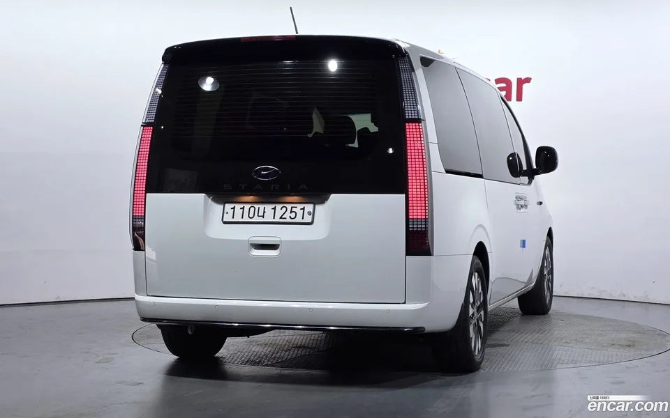 Hyundai Staria L3.5 9 2022 — thumbnail 4