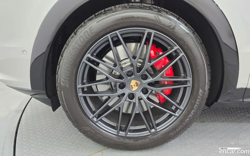 Porsche Cayenne 4.0 GTS 2025 — thumbnail 2