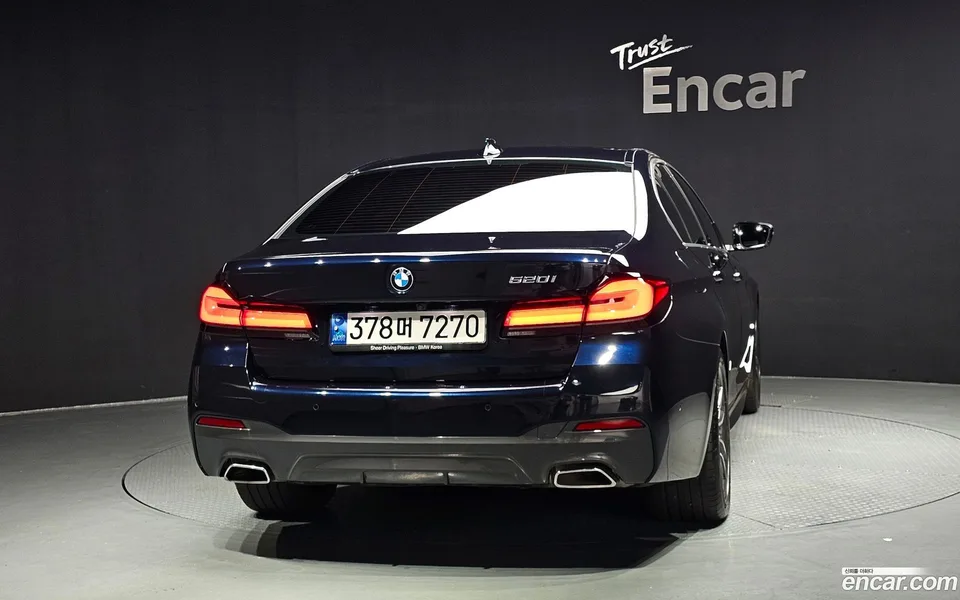 BMW 5 Series 520i M 2023 — thumbnail 4