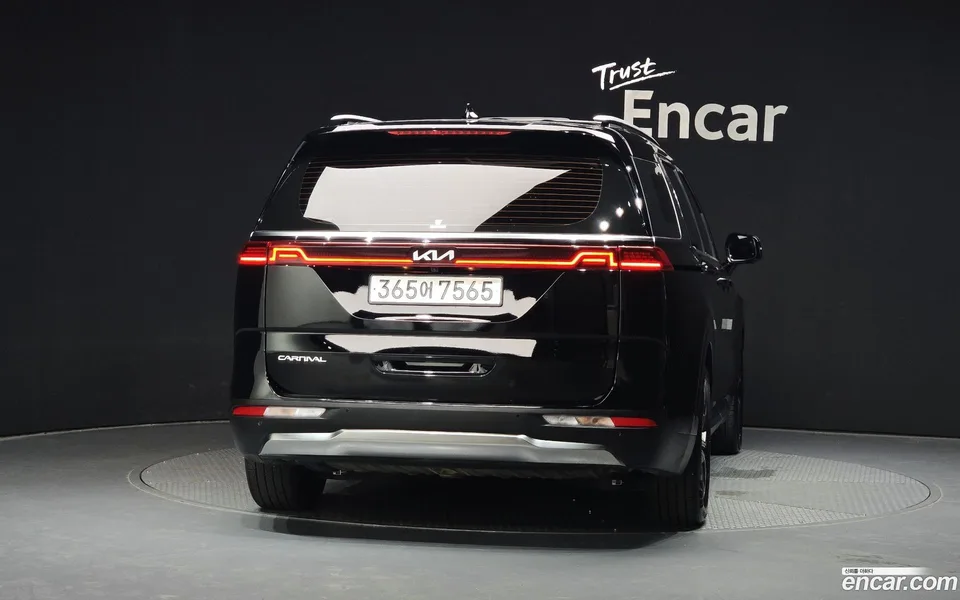 Kia Carnival 7 2022 — thumbnail 4