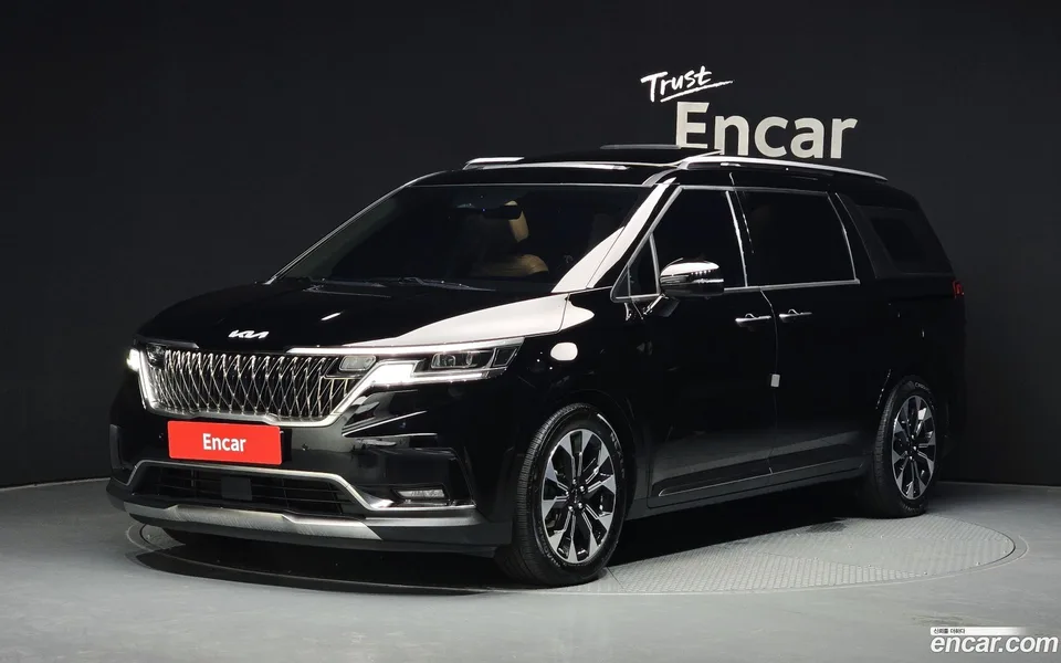 Kia Carnival 7 2022 — photo 1, buy with delivery to Moscow