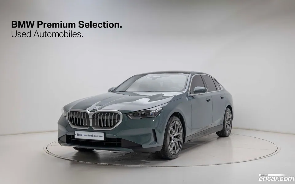 BMW 5 Series 523d 2025 — photo 1, buy with delivery to Moscow