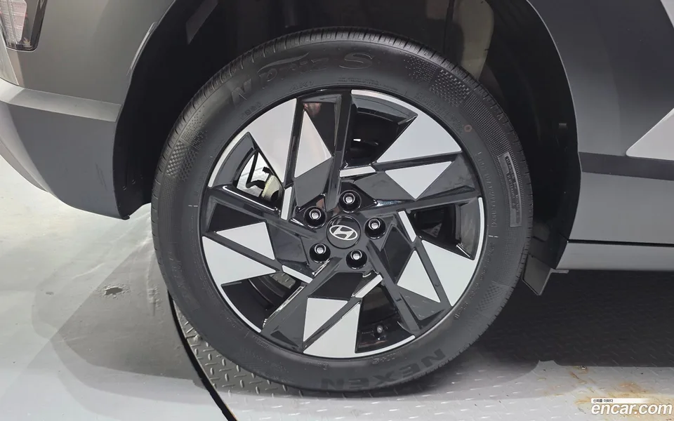 Hyundai Kona 1.6 2WD 2024 — миниатюра 5