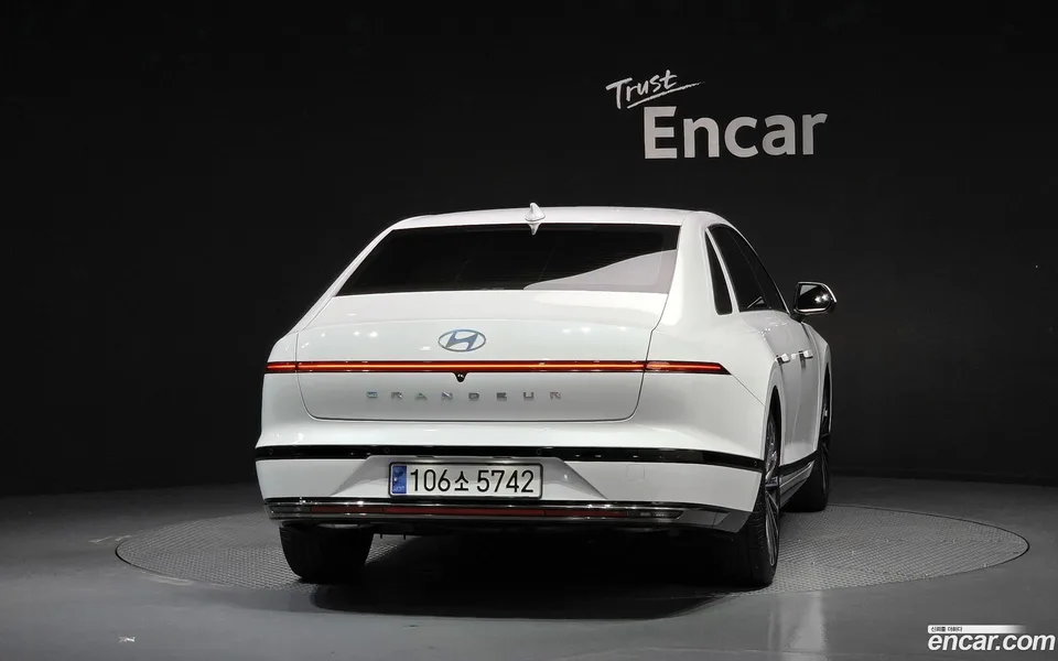 Hyundai Grandeur Hybrid 2023 — thumbnail 4