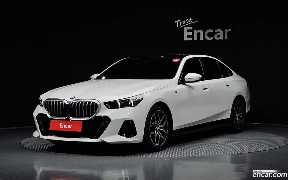 BMW 5 Series 520i M 2025 — photo 1, buy with delivery to Moscow