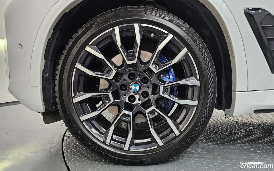 BMW X5 xDrive 40i M 2025 — thumbnail 5