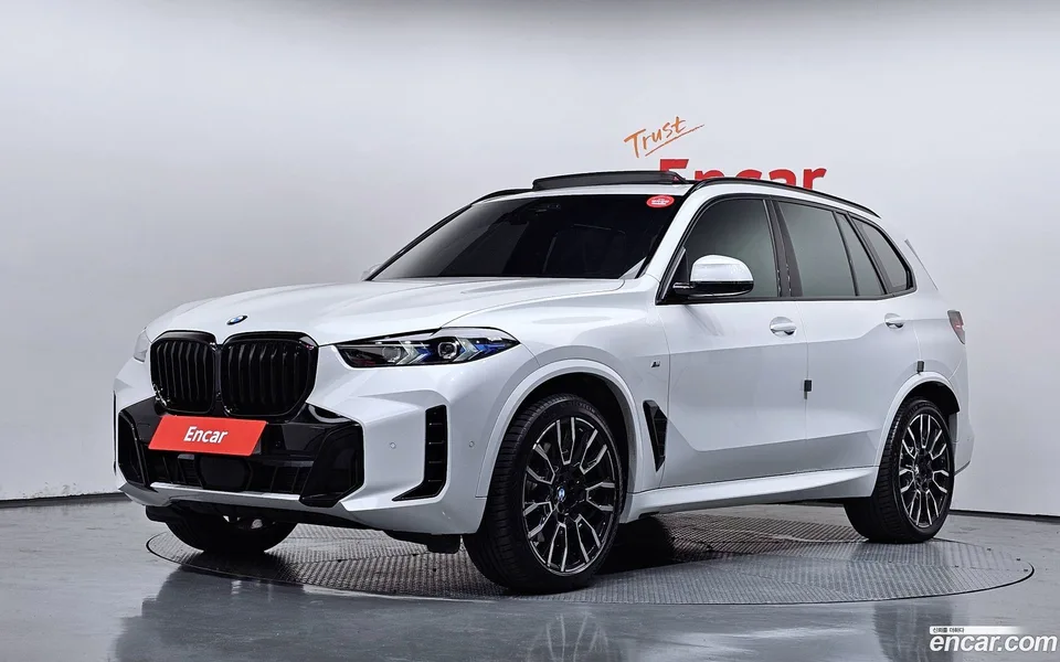 BMW X5 xDrive 40i M 2025 — photo 1, buy with delivery to Moscow