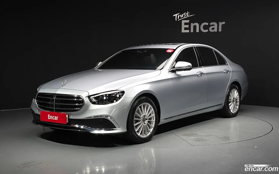 Mercedes-Benz E-Class 2022