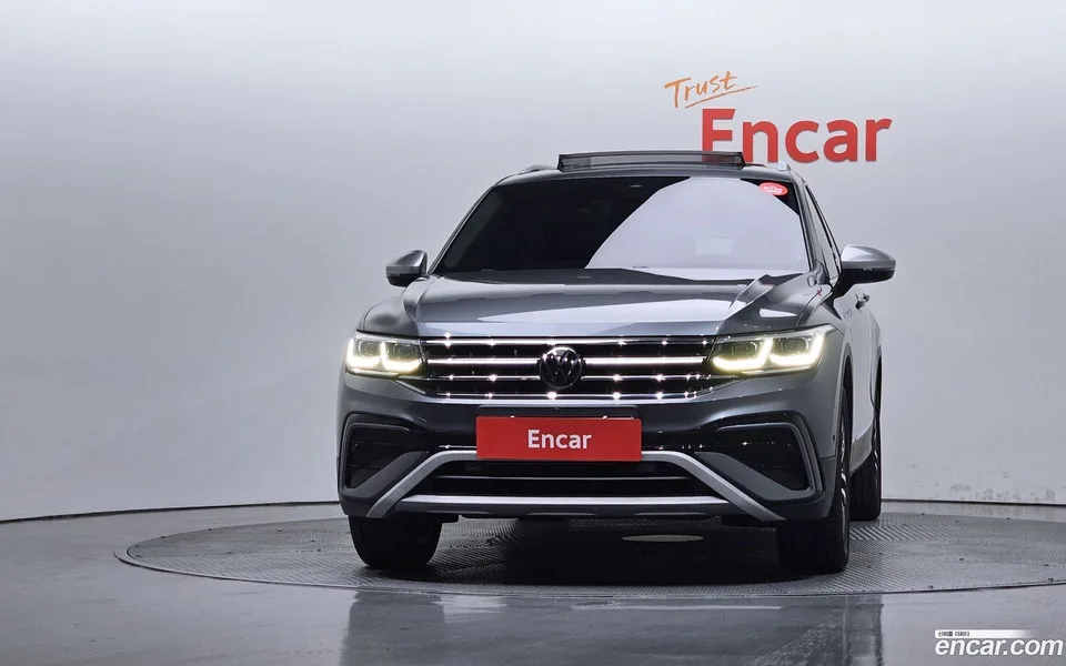 Volkswagen Tiguan Allspace 2.0 TSI 2023 — thumbnail 3