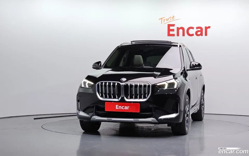 BMW X1 xDrive 20i xLine 2024 — thumbnail 3