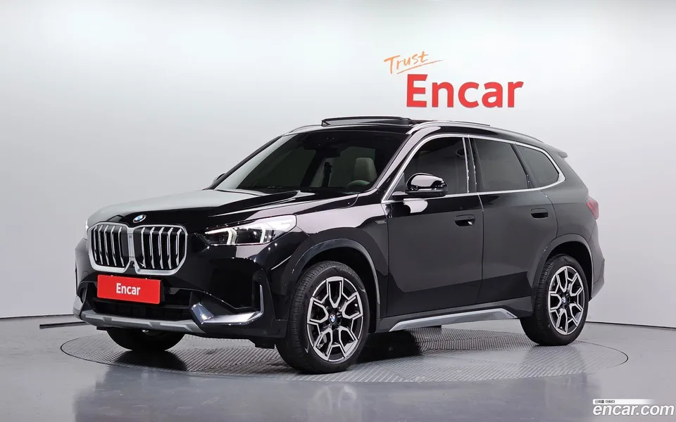 BMW X1 xDrive 20i xLine 2024 — photo 1, buy with delivery to Moscow