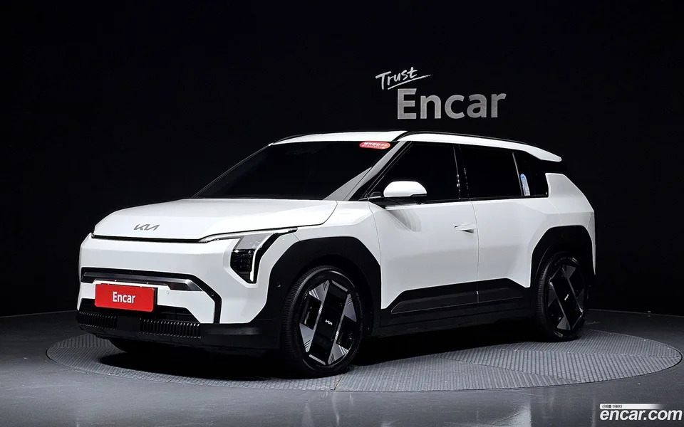 Kia EV3 2WD 2025 — photo 1, buy with delivery to Moscow