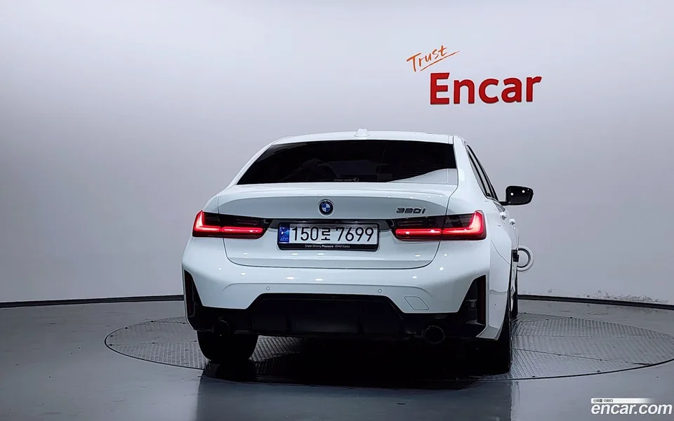 BMW 3 Series 320i M 2023 — миниатюра 4
