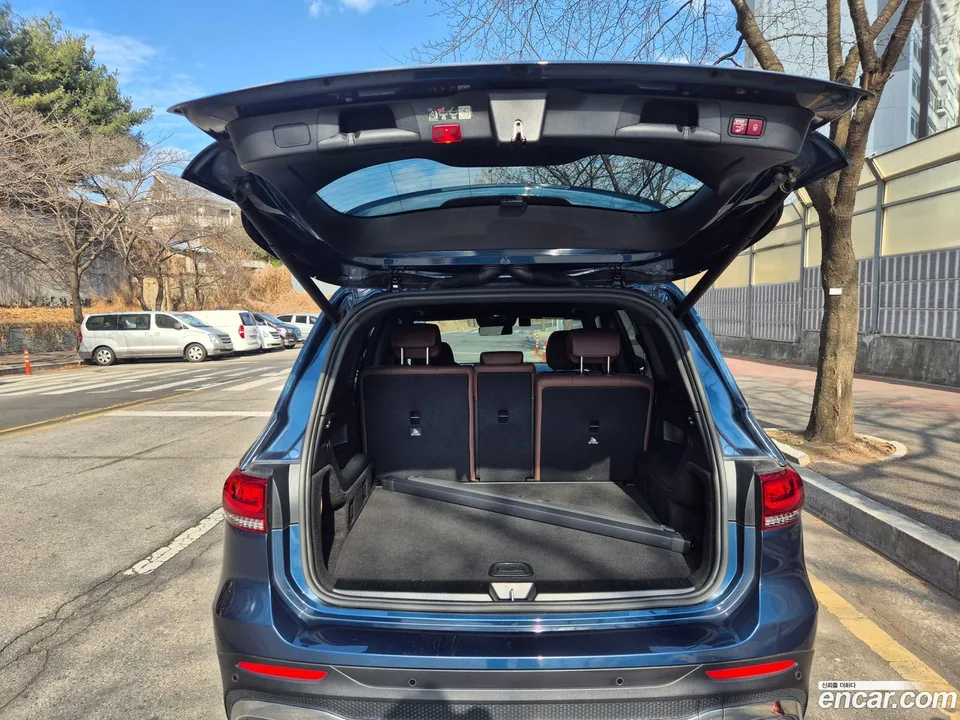 Mercedes-Benz GLB-Class GLB250 4MATIC 2023 — thumbnail 2