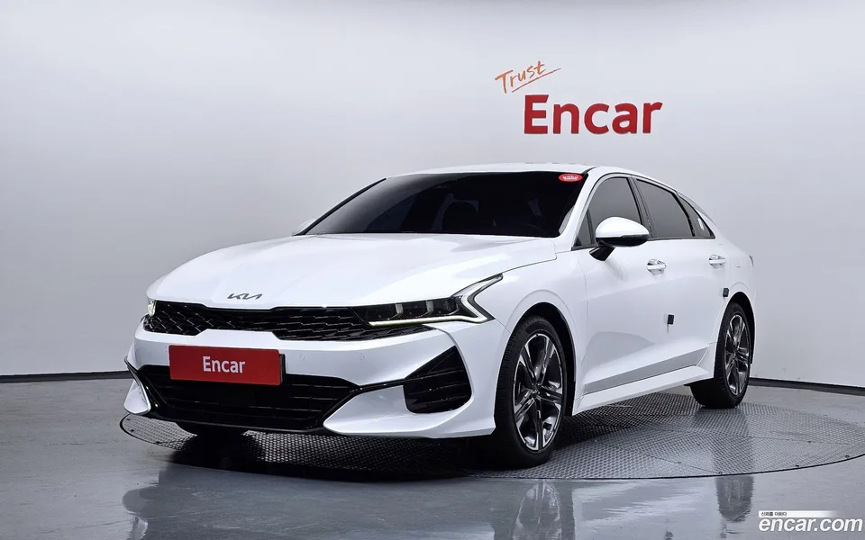 Kia K5 2.0 2023 — photo 1, buy with delivery to Moscow