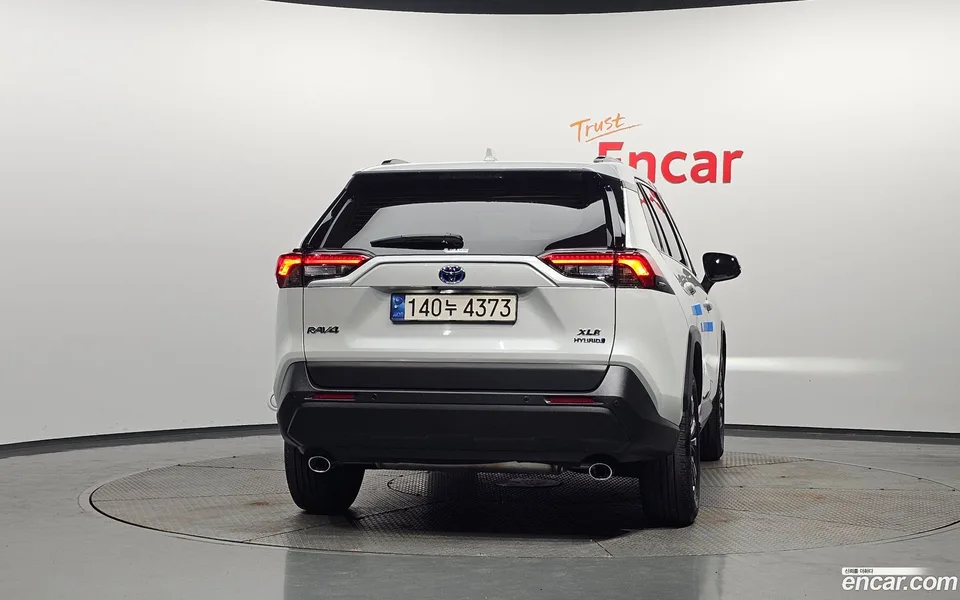 Toyota RAV4 2.5 2WD XLE 2024 — thumbnail 4