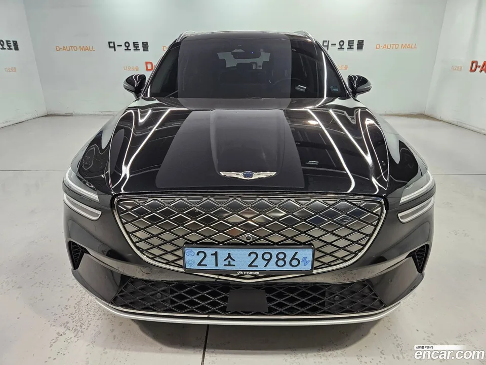 Genesis Electrified GV70 e-AWD 2022 — photo 1, buy with delivery to Moscow