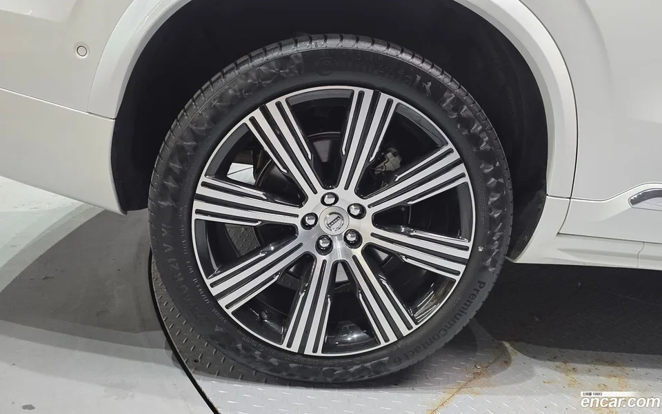 Volvo XC90 B6 2025 — миниатюра 2