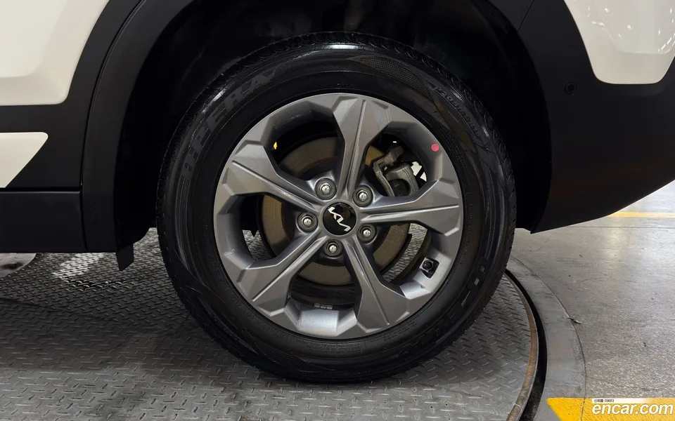 Kia Seltos 2.0 2WD 2023 — thumbnail 2