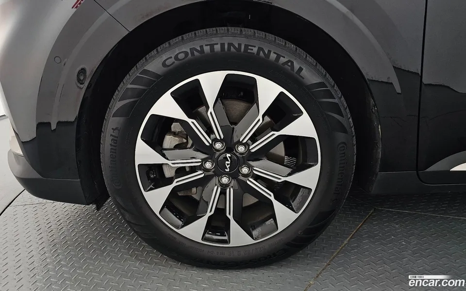 Kia Carnival 9 2023 — thumbnail 2