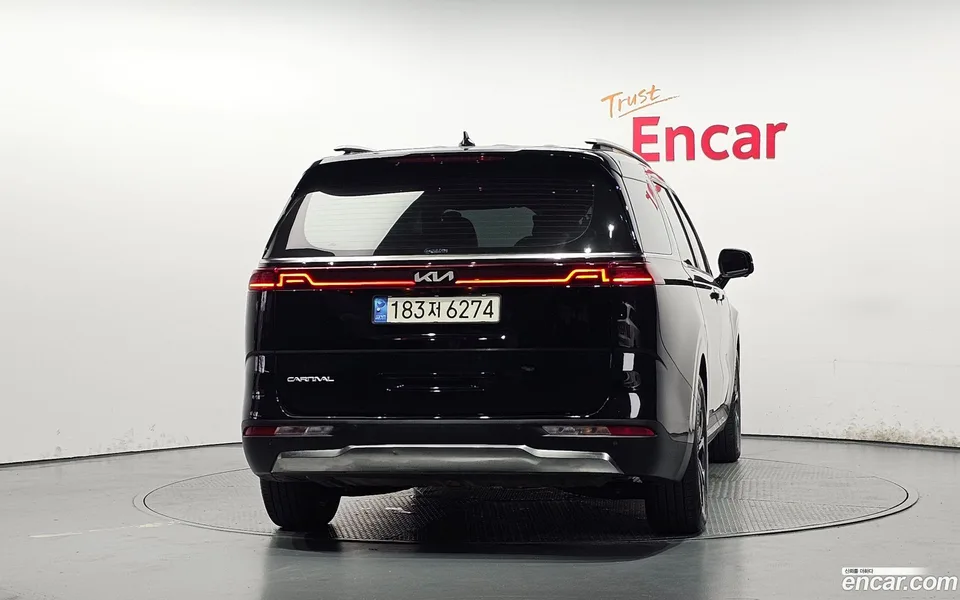 Kia Carnival 9 2023 — thumbnail 4