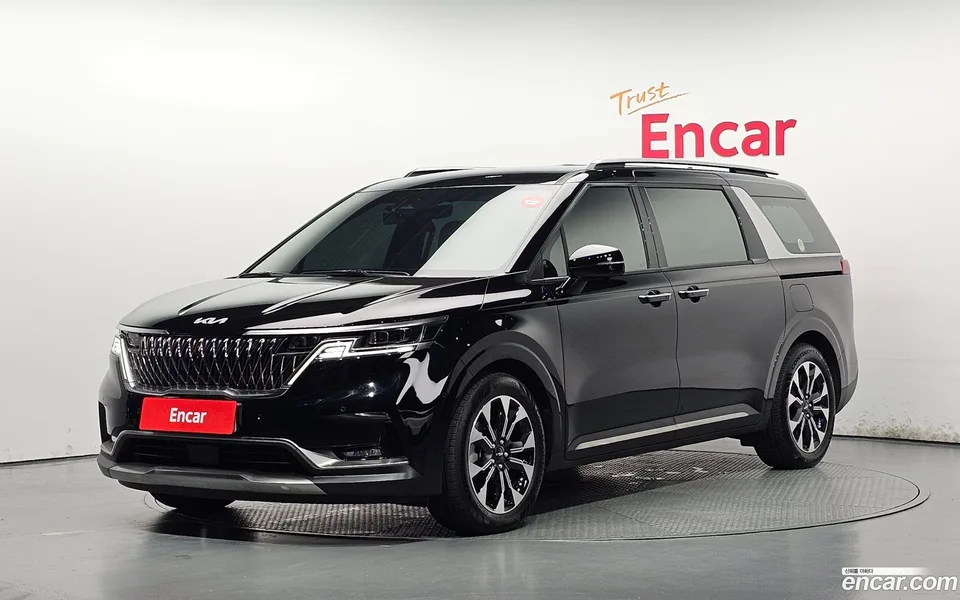 Kia Carnival 9 2023 — photo 1, buy with delivery to Moscow