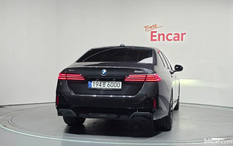 BMW 5 Series 530i xDrive M 2024 — thumbnail 4