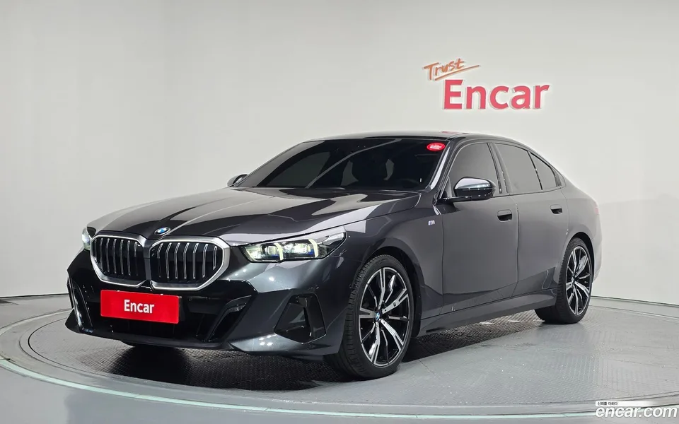 BMW 5 Series 530i xDrive M 2024 — photo 1, buy with delivery to Moscow