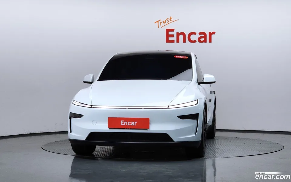 Tesla Model Y RWD 2026 — thumbnail 3