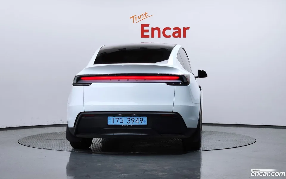 Tesla Model Y RWD 2026 — thumbnail 4