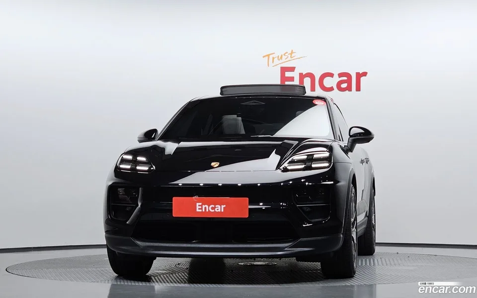 Porsche Macan Electric 4S 2025 — thumbnail 3