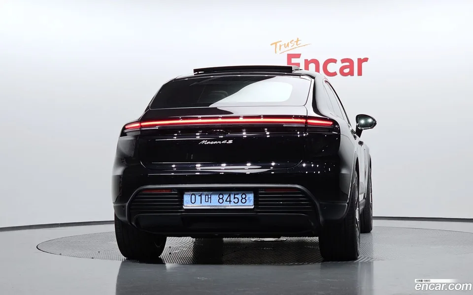Porsche Macan Electric 4S 2025 — thumbnail 4