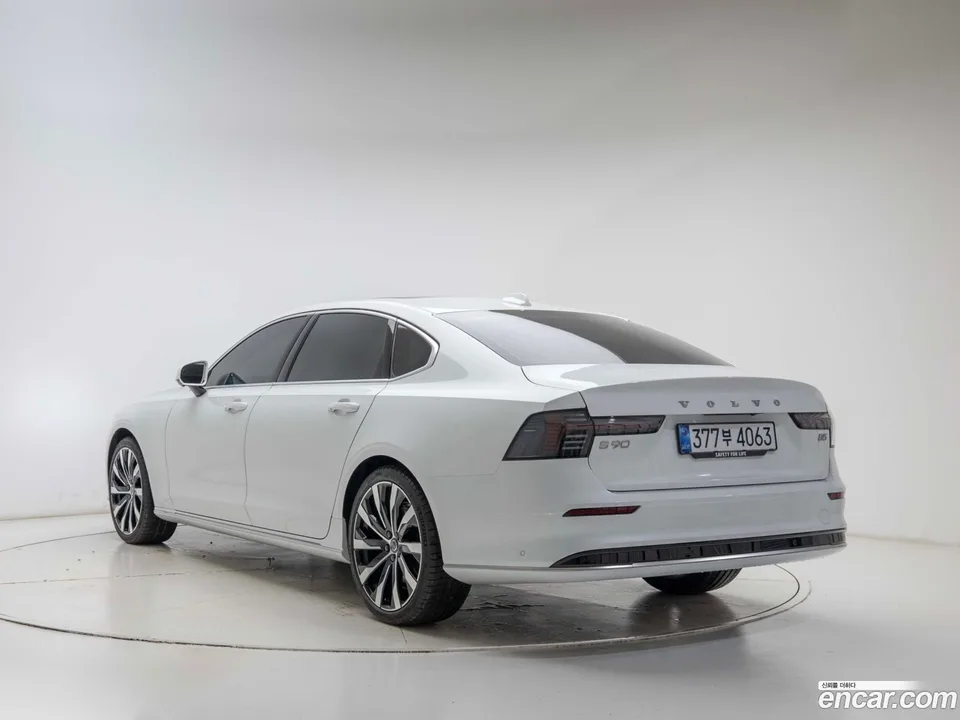 Volvo S90 B5 2025 — миниатюра 4