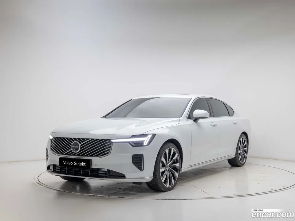 Volvo S90 B5 2025 — фото 1, купить с доставкой в Москву