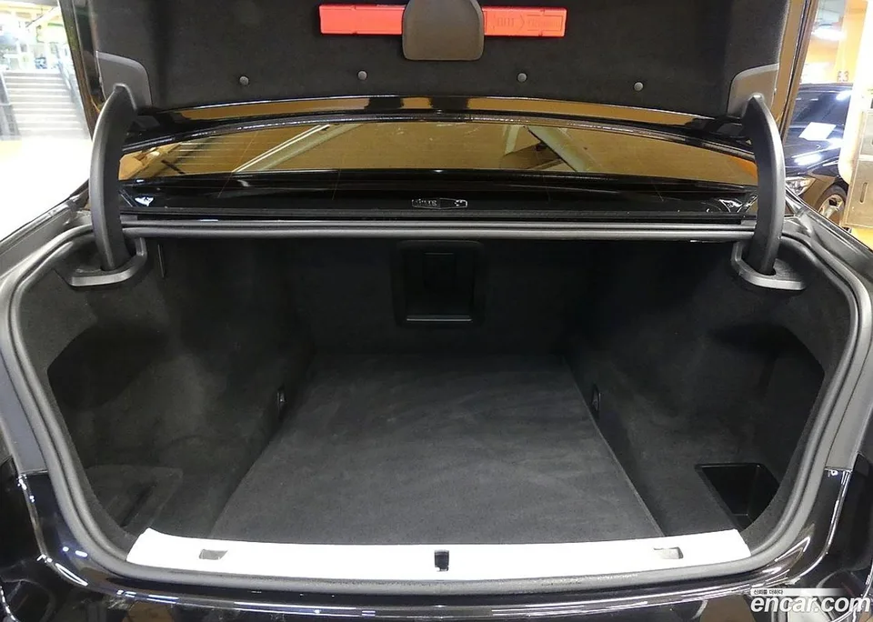 BMW 7 Series 740Li xDrive M 2022 — миниатюра 4