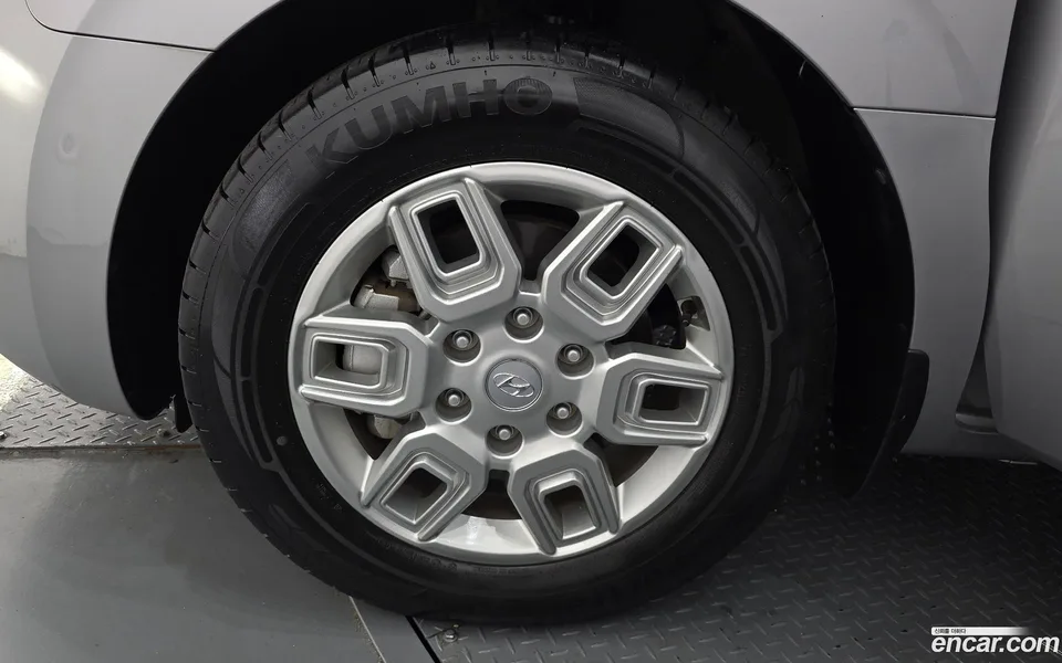 Hyundai Staria 3 2023 — thumbnail 5